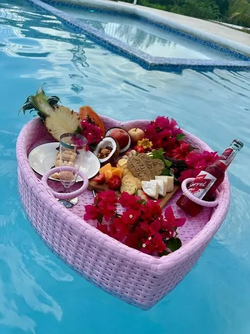 モンテゴ・ベイCharming Sea View Townhouseアパートメント
