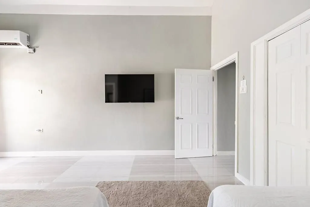 モンテゴ・ベイCharming Sea View Townhouseアパートメント